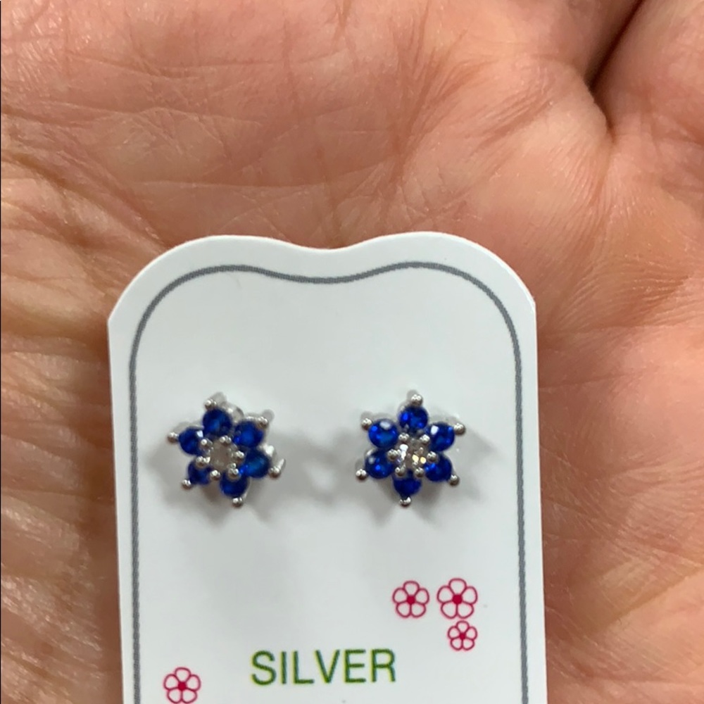 14k Gold Plated Blue Flower Baby Girls Earrings!. - Picture 2 of 8